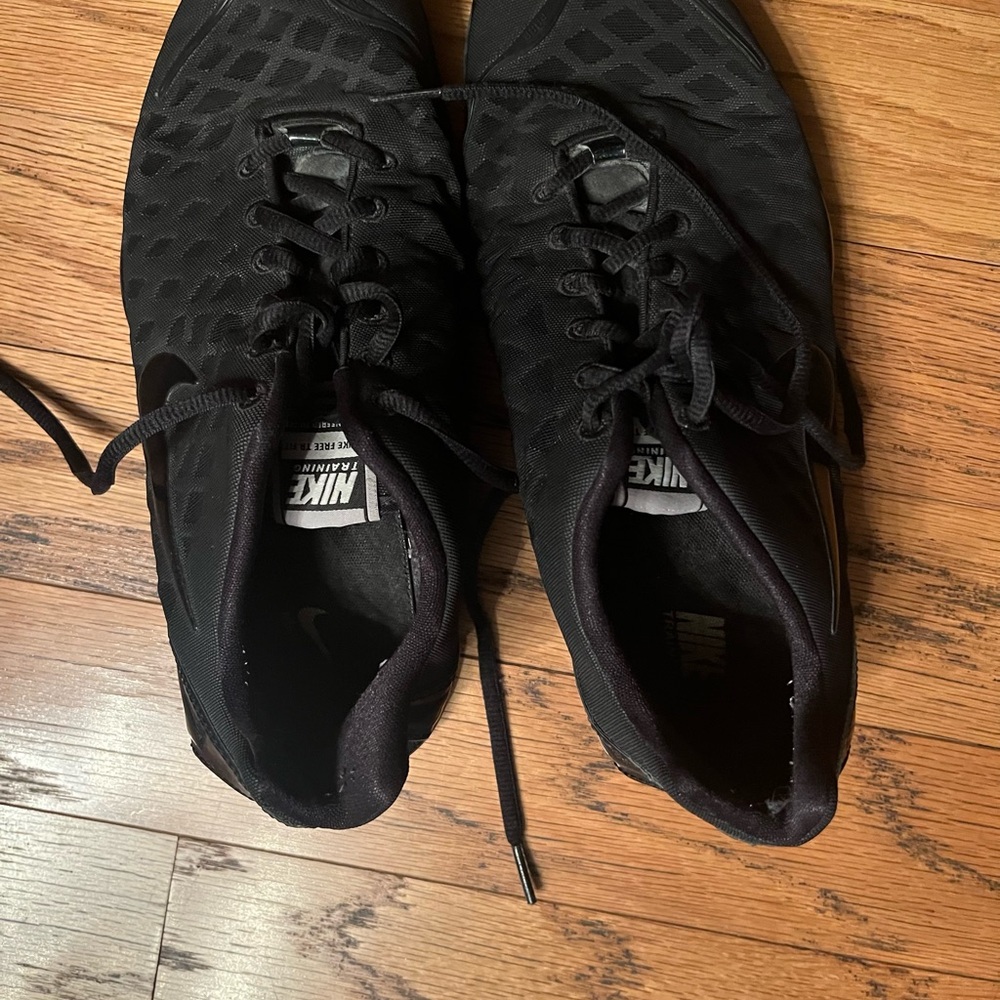 Nike Women’s Black Mesh Athletic Shoes